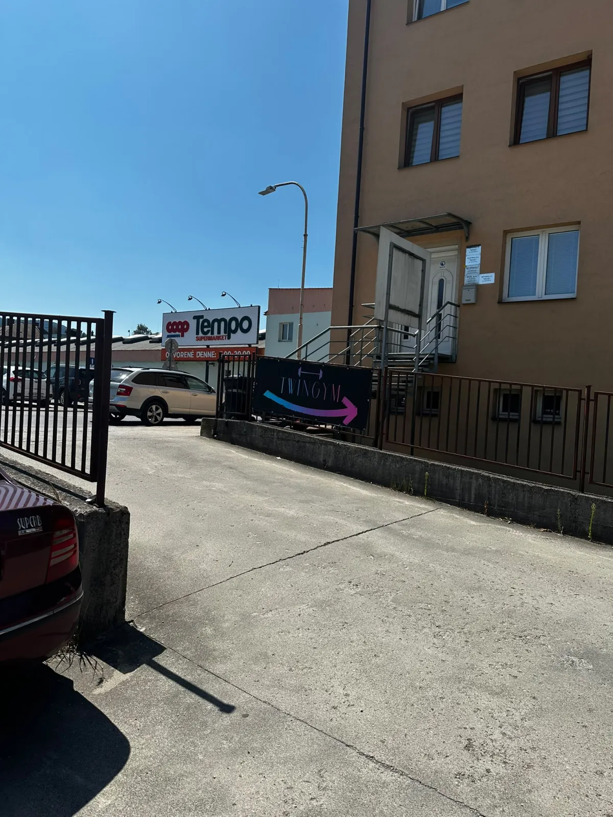 Entrance — look for the TwinGym sign